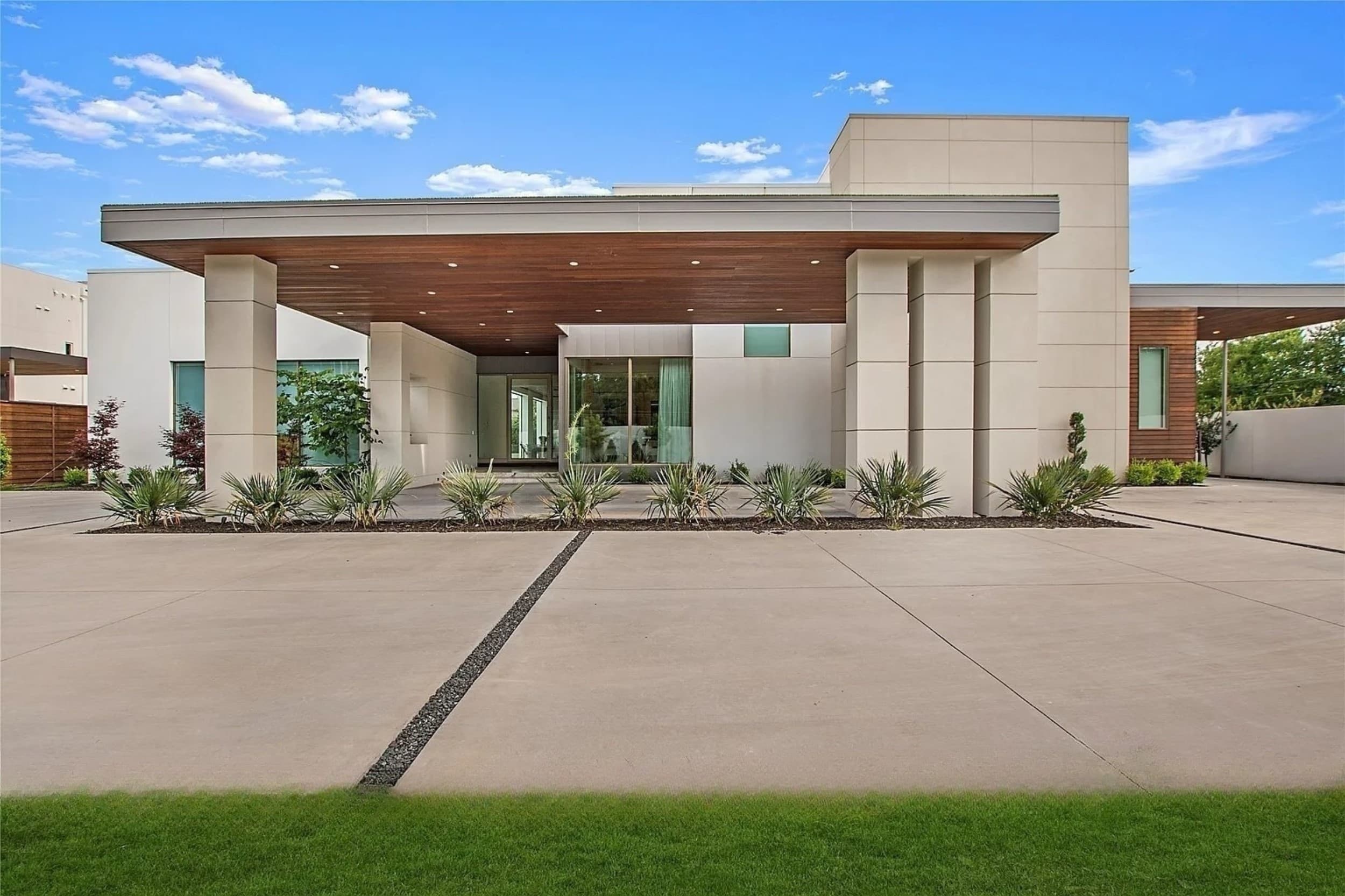 Modern luxury custom home from the Versailles Luxury Homes portfolio